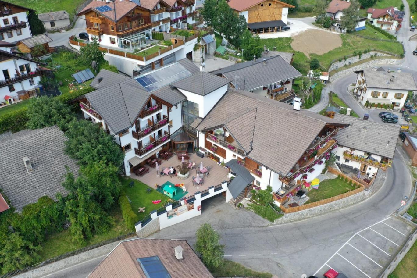 Hotel Tonnerhof Racines Exterior photo